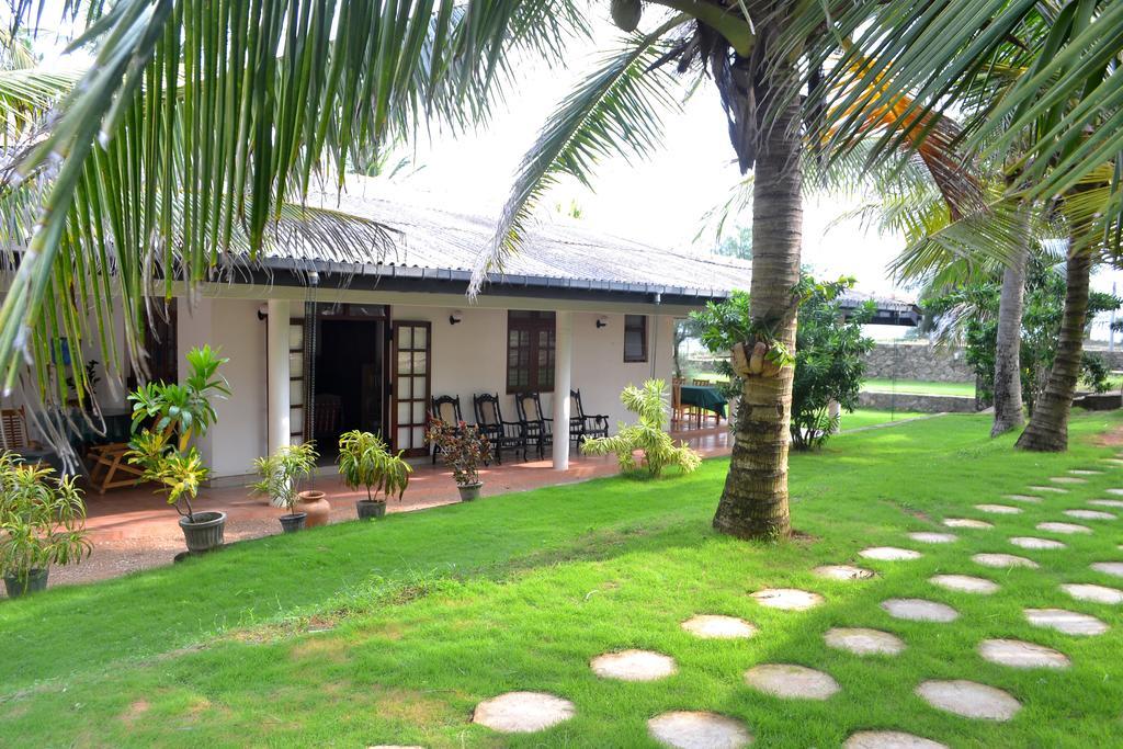 Beach House Negombo Ngoại thất bức ảnh