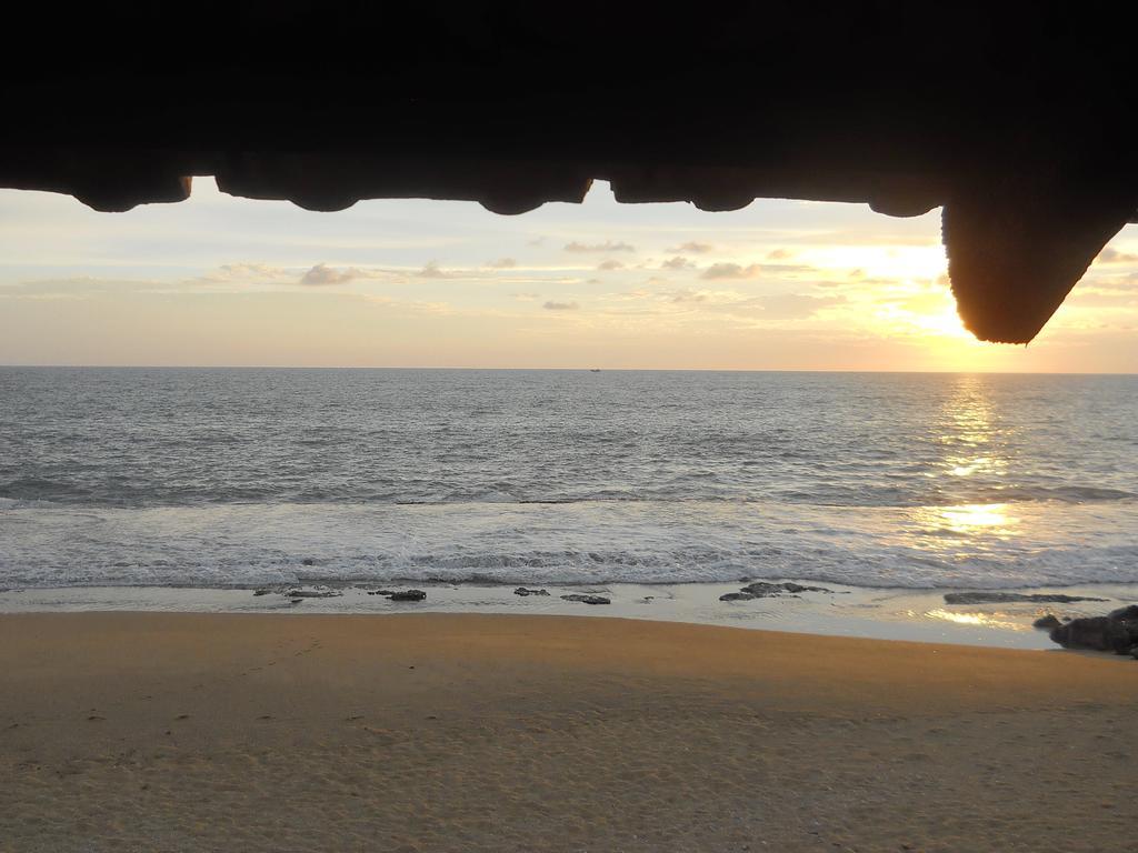 Beach House Negombo Ngoại thất bức ảnh