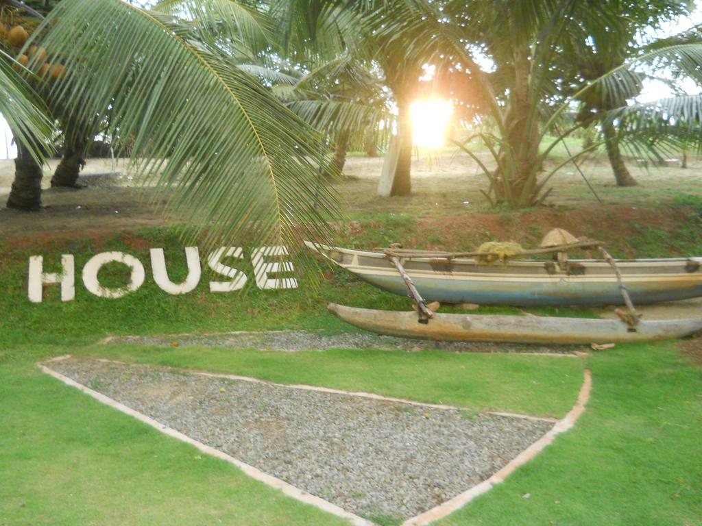 Beach House Negombo Ngoại thất bức ảnh