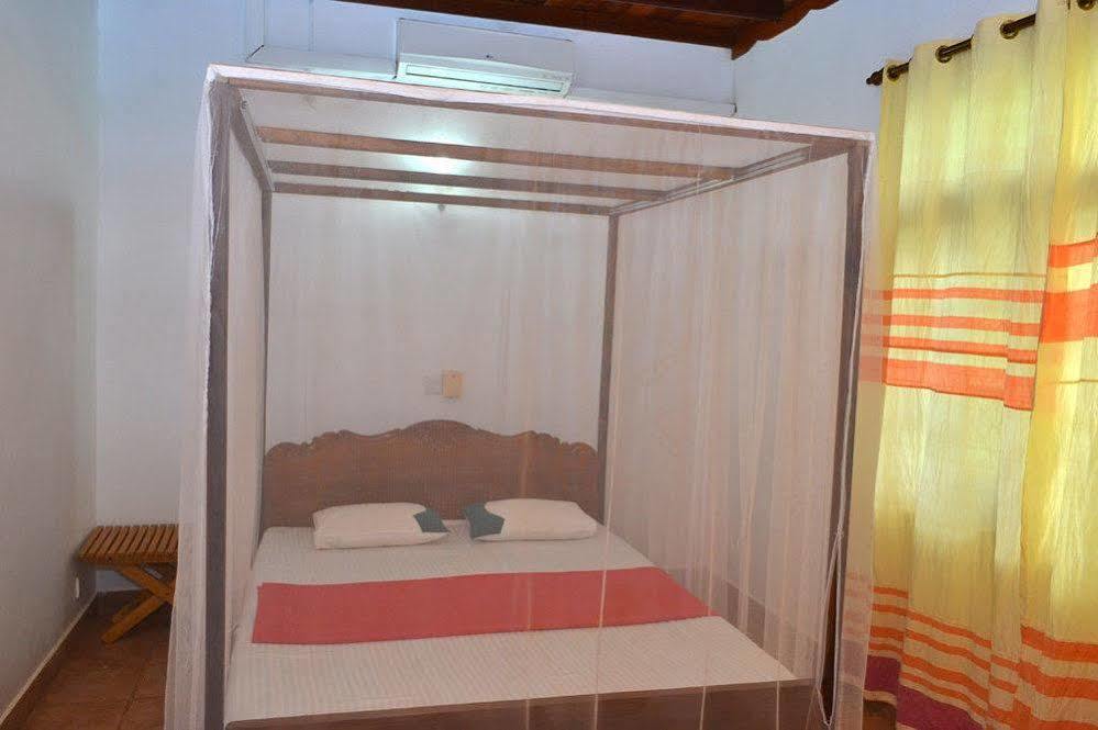 Beach House Negombo Ngoại thất bức ảnh