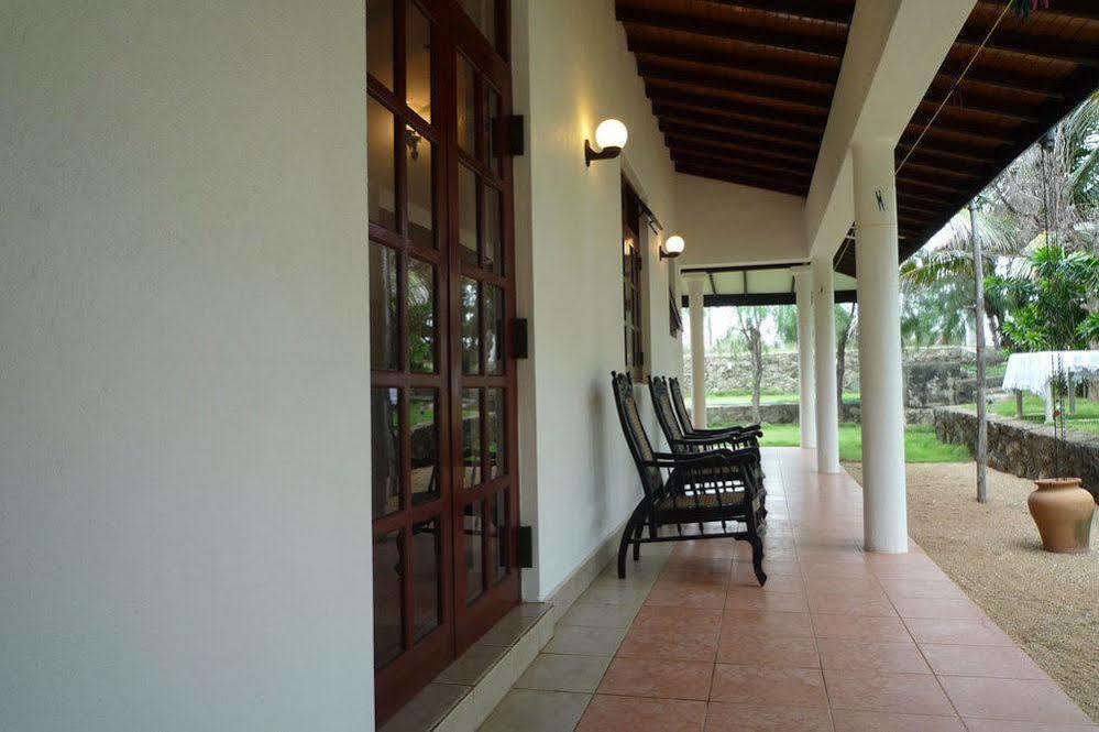 Beach House Negombo Ngoại thất bức ảnh