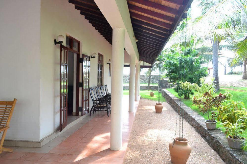 Beach House Negombo Ngoại thất bức ảnh